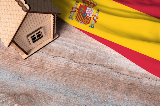 Removals to Spain from the UK: How to Move House and Find a Job